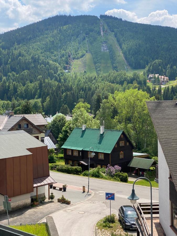 Luxusni Apartman U Sjezdovek S Garazi Harrachov Εξωτερικό φωτογραφία